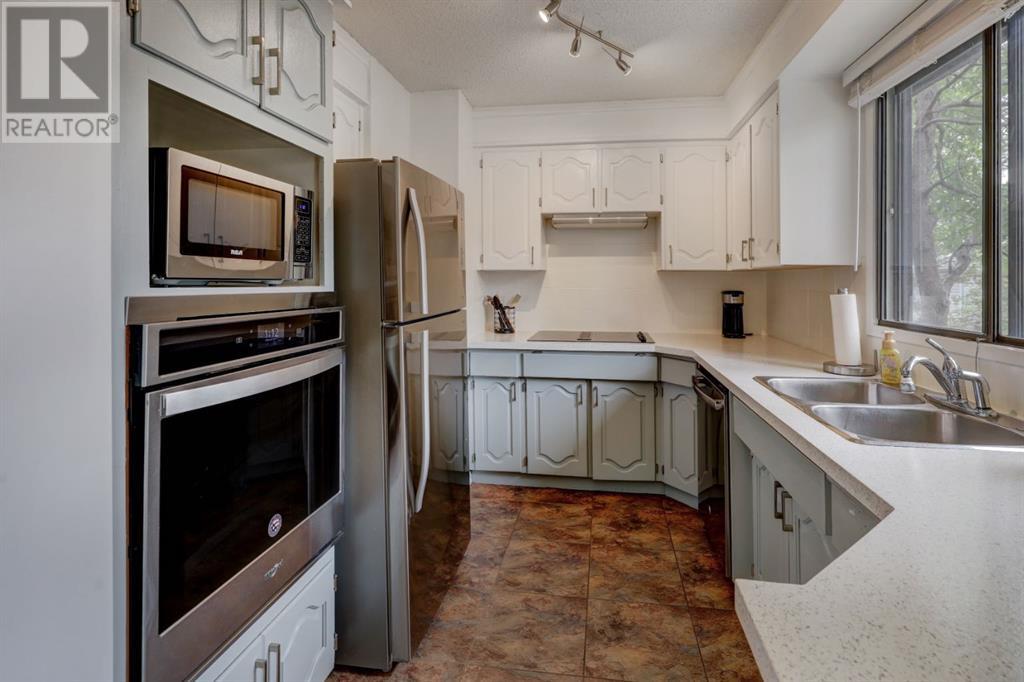 Single Family House for Sale in   Silver Springs Road NW Silver Springs Calgary 