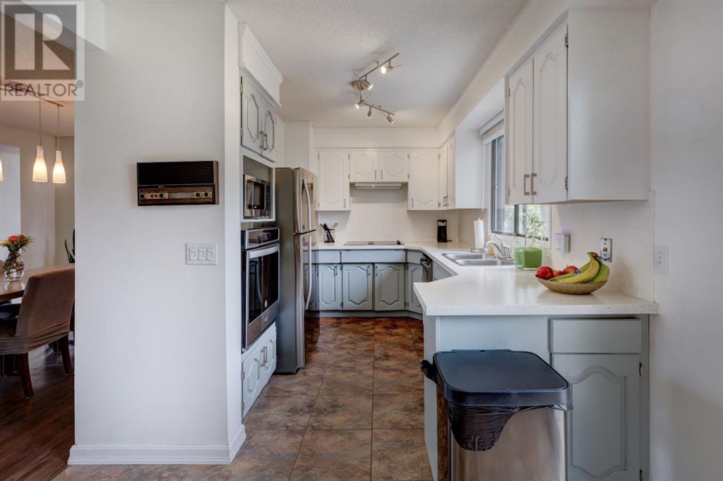 Single Family House for Sale in   Silver Springs Road NW Silver Springs Calgary 