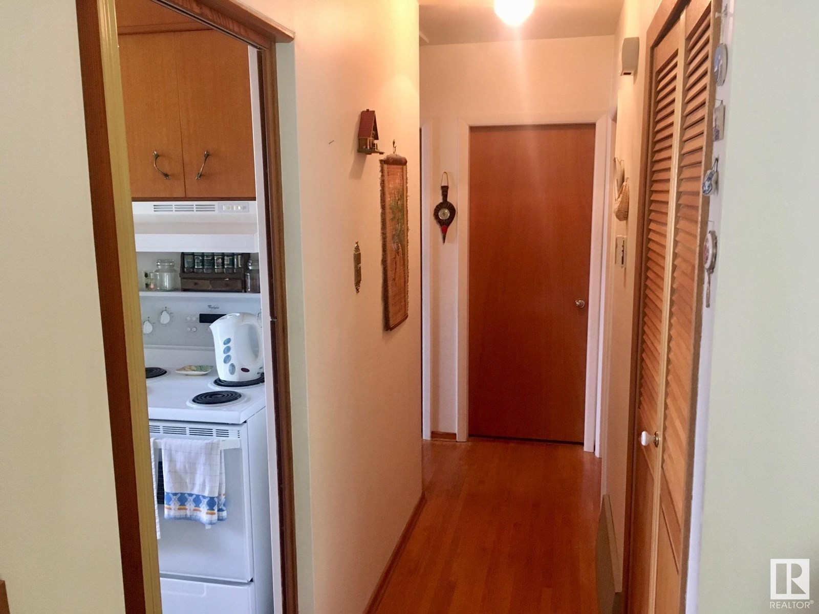 Photo 17 of 16206 83 Av Nw, Edmonton AB