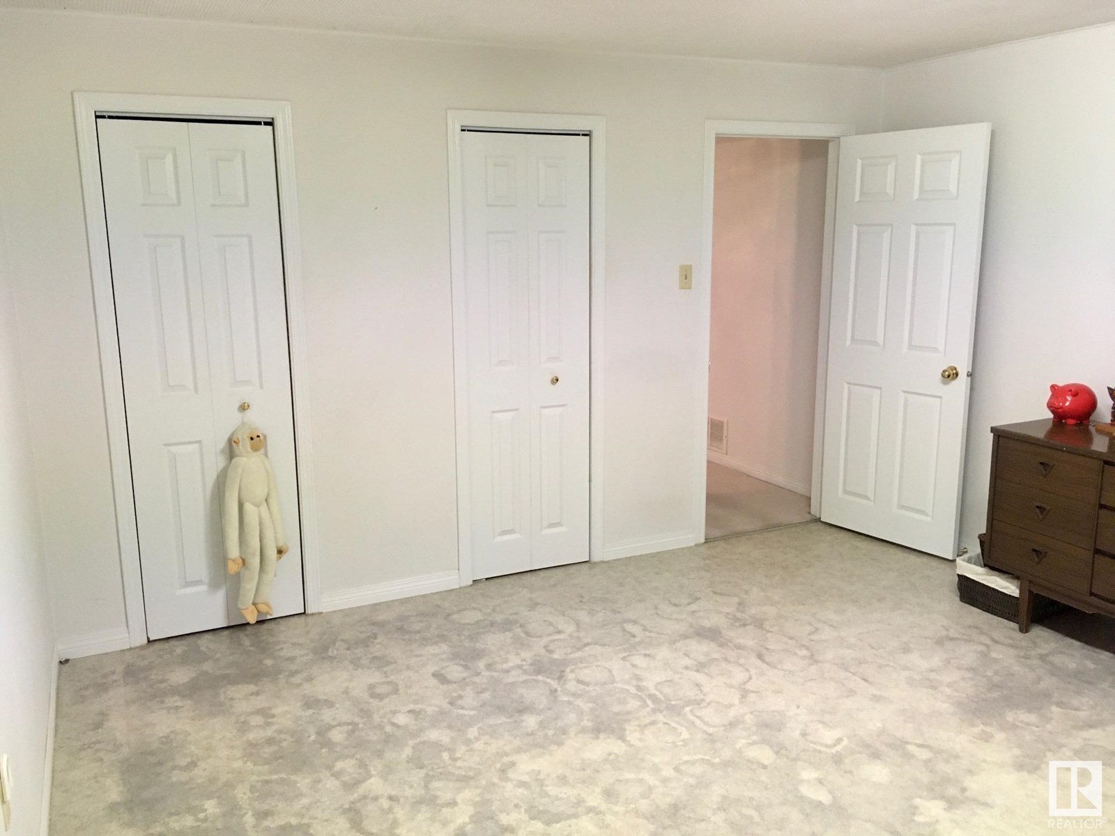 Photo 18 of 16206 83 Av Nw, Edmonton AB