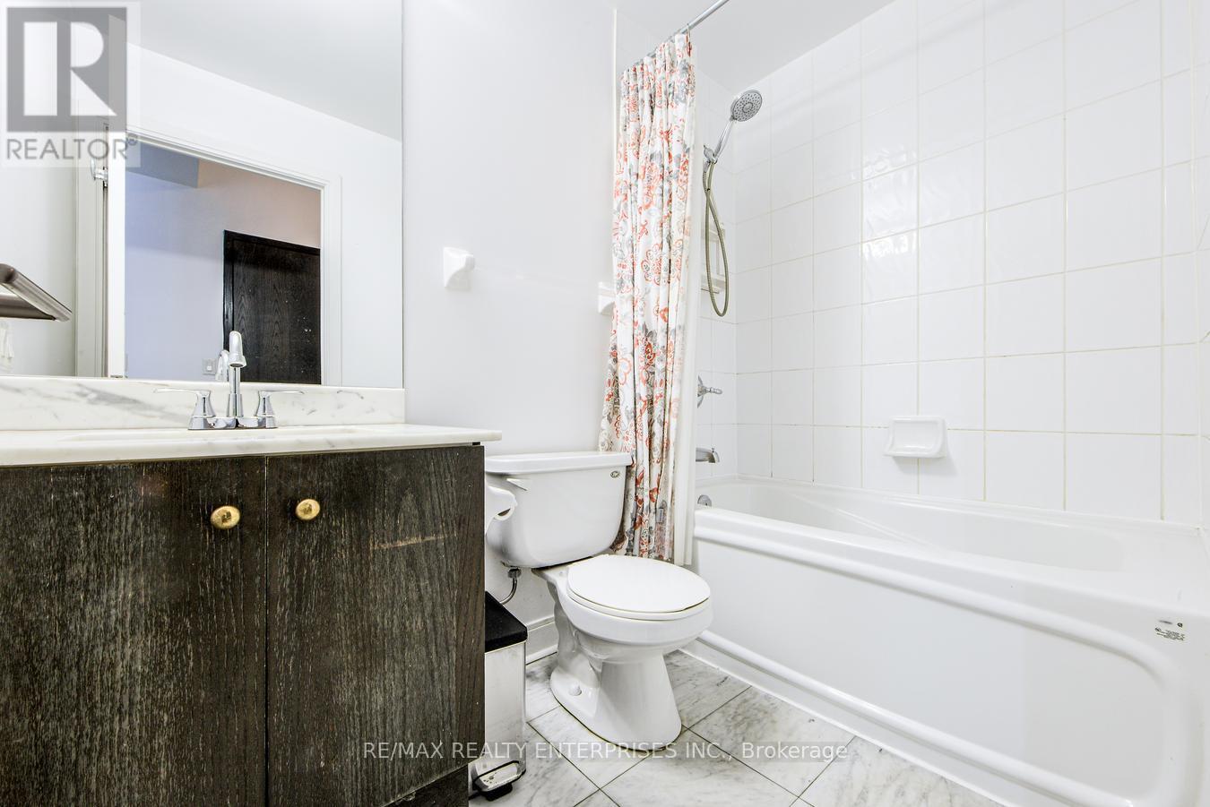 Photo 25 of 315 18 Yorkville Avenue, Toronto ON
