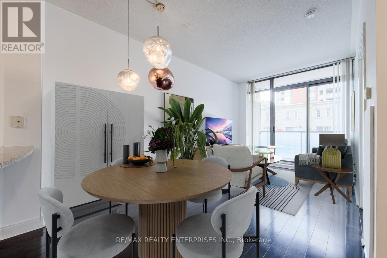 Photo 34 of 315 18 Yorkville Avenue, Toronto ON