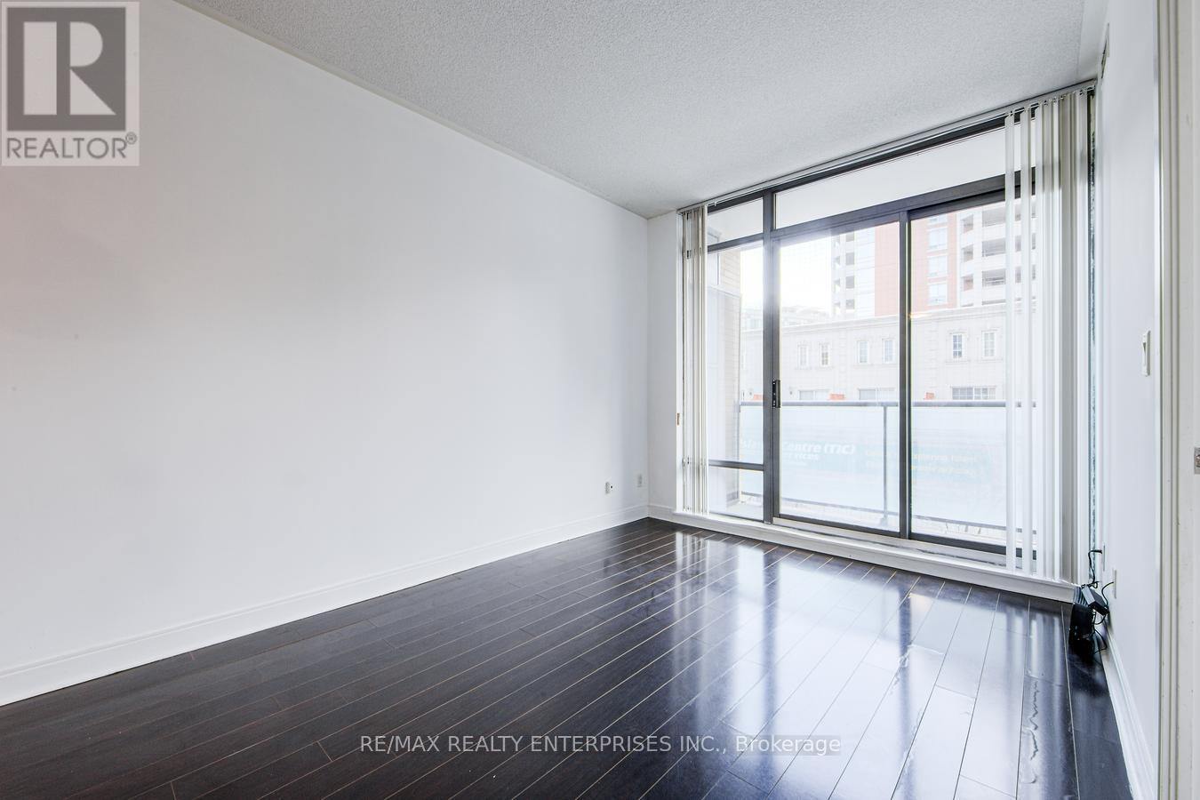 Photo 47 of 315 18 Yorkville Avenue, Toronto ON