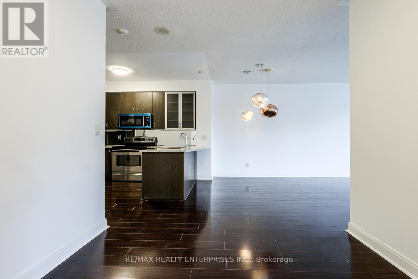 Photo 29 of 315 18 Yorkville Avenue, Toronto ON