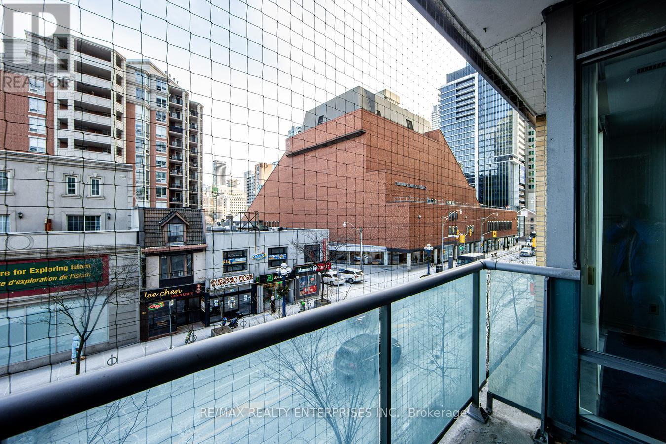 Photo 2 of 315 18 Yorkville Avenue, Toronto ON