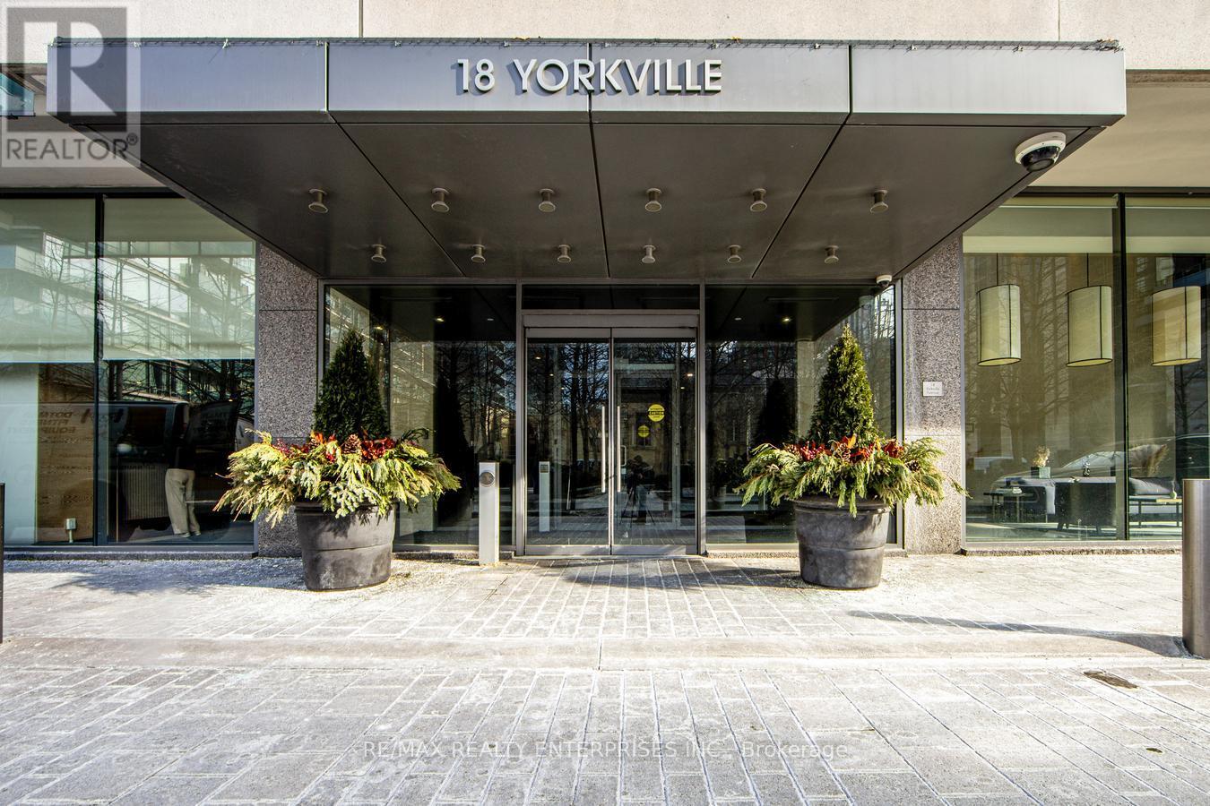 Photo 12 of 315 18 Yorkville Avenue, Toronto ON
