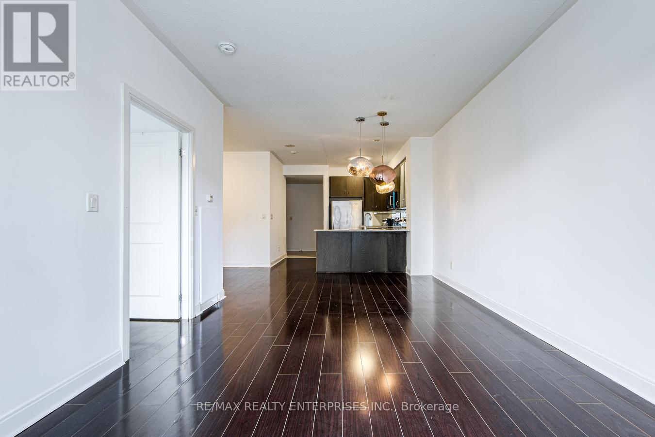 Photo 42 of 315 18 Yorkville Avenue, Toronto ON
