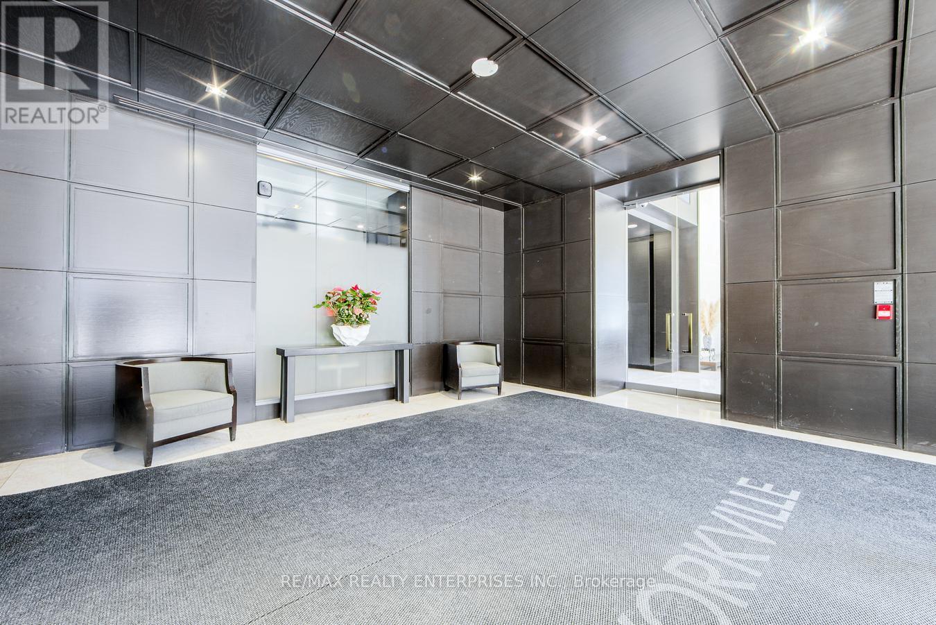 Photo 33 of 315 18 Yorkville Avenue, Toronto ON