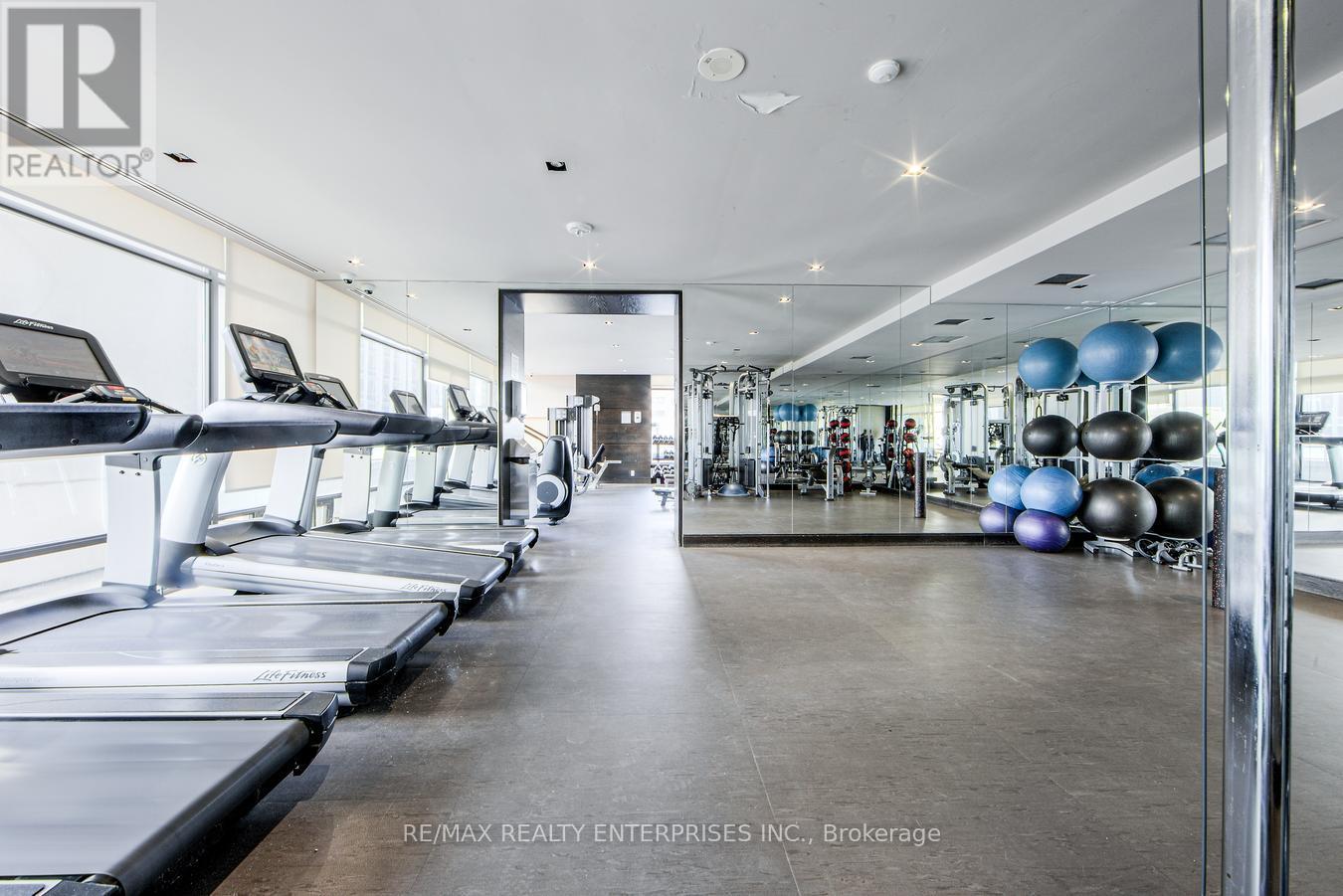 Photo 15 of 315 18 Yorkville Avenue, Toronto ON