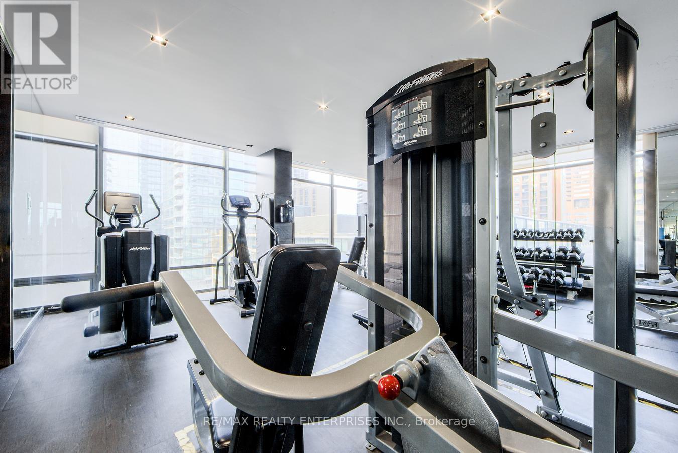 Photo 27 of 315 18 Yorkville Avenue, Toronto ON