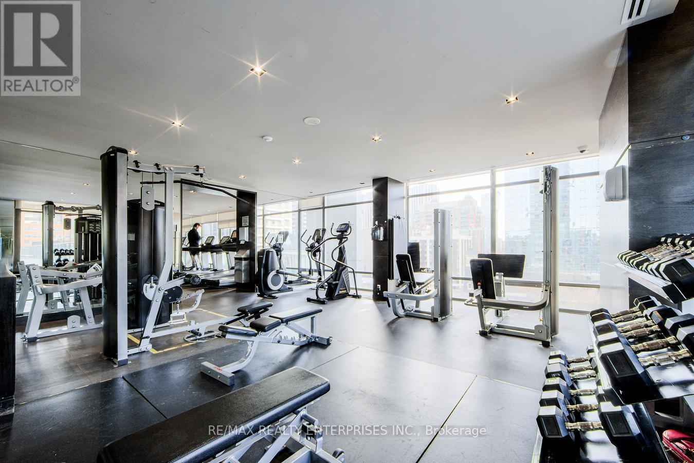Photo 13 of 315 18 Yorkville Avenue, Toronto ON