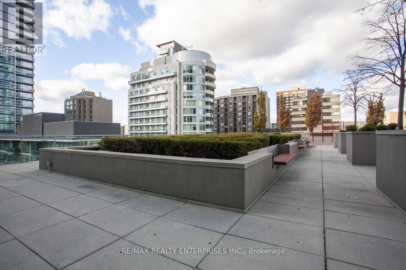 Photo 35 of 315 18 Yorkville Avenue, Toronto ON