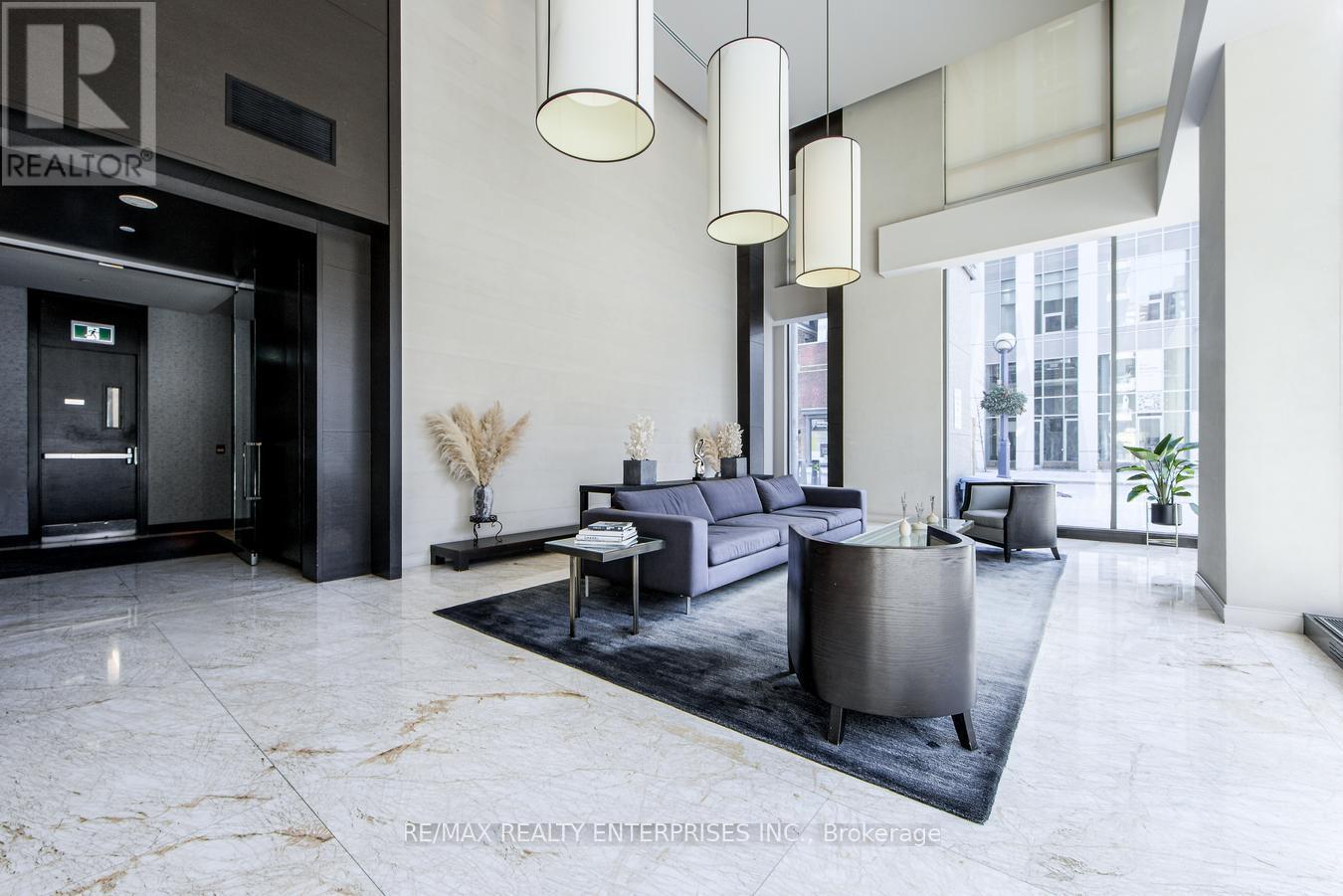 Photo 14 of 315 18 Yorkville Avenue, Toronto ON