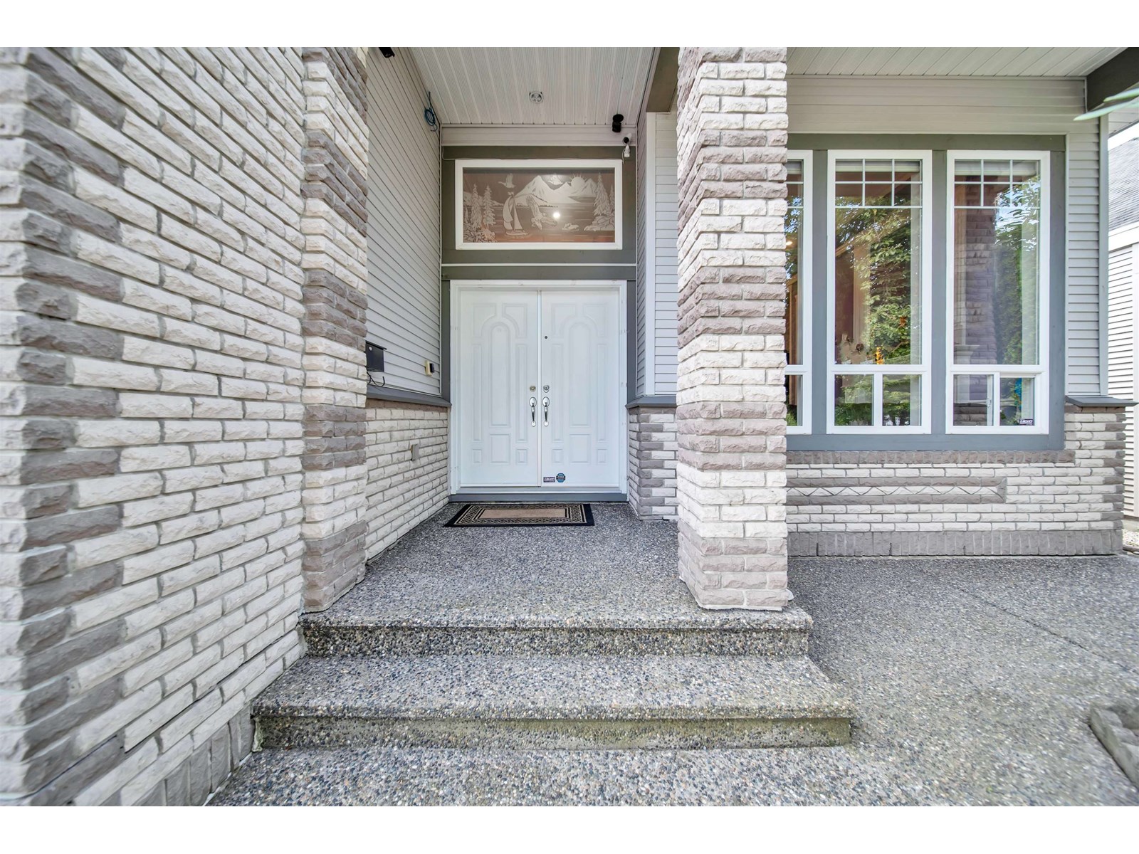Photo 3 of 10902 84 Avenue, Delta BC