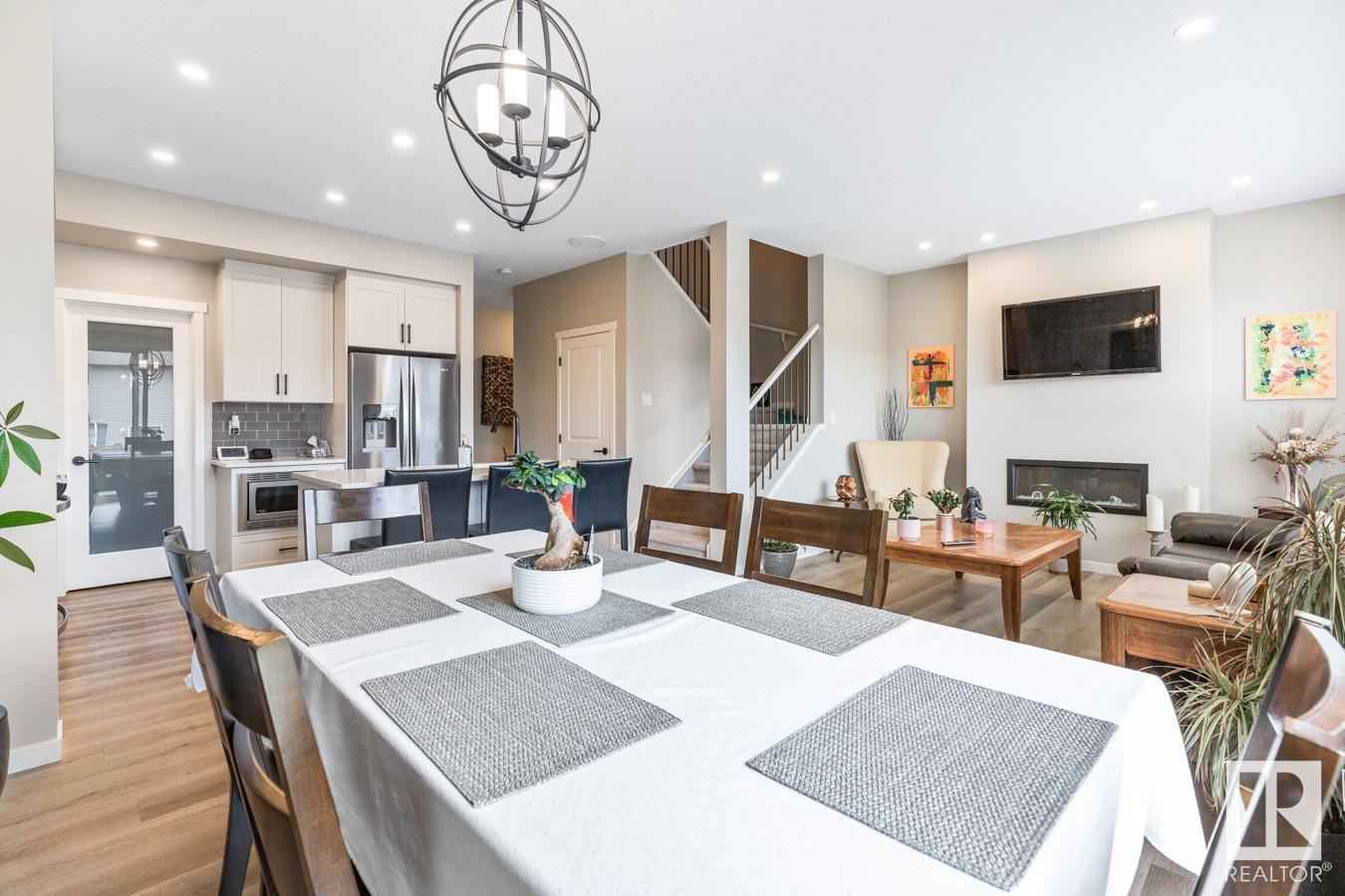 Photo 12 of 22706 95 A Av Nw, Edmonton AB