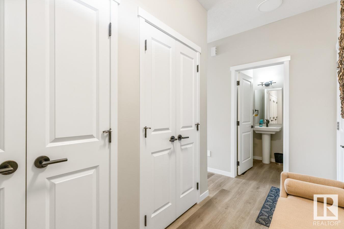 Photo 4 of 22706 95 A Av Nw, Edmonton AB