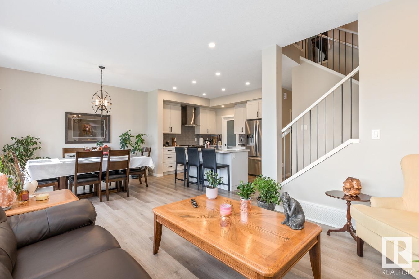 Photo 14 of 22706 95 A Av Nw, Edmonton AB