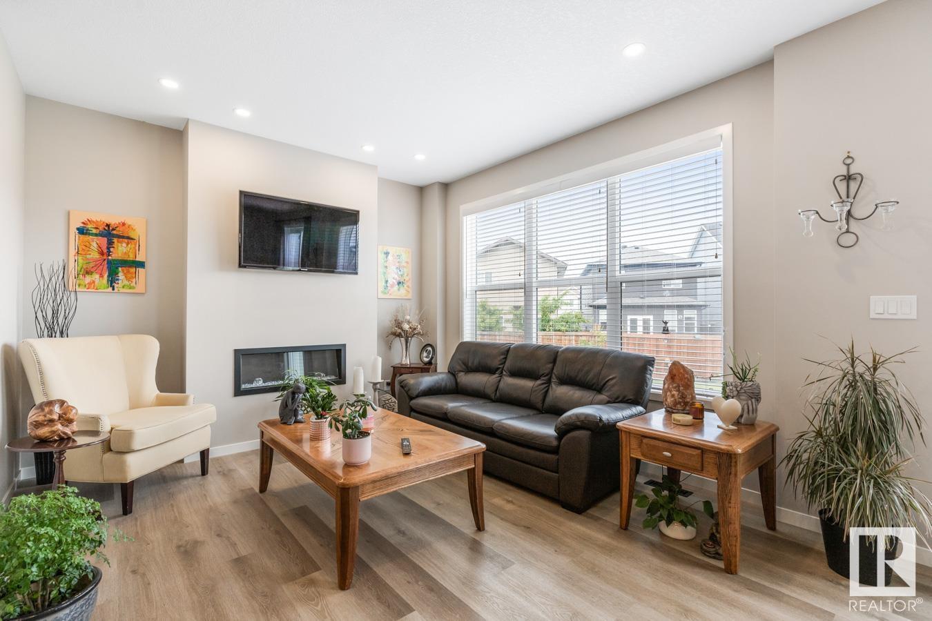 Photo 15 of 22706 95 A Av Nw, Edmonton AB