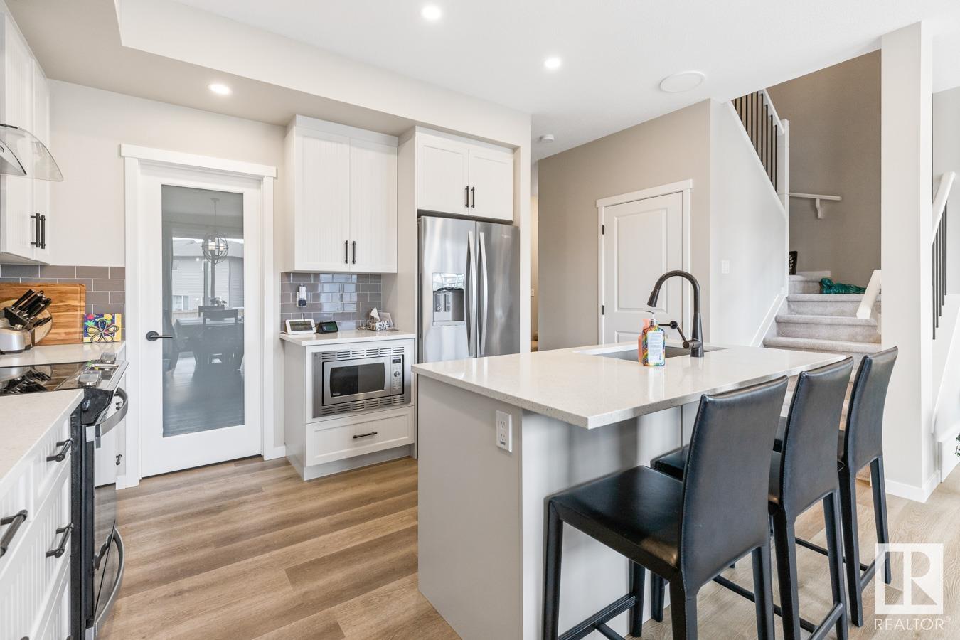 Photo 8 of 22706 95 A Av Nw, Edmonton AB