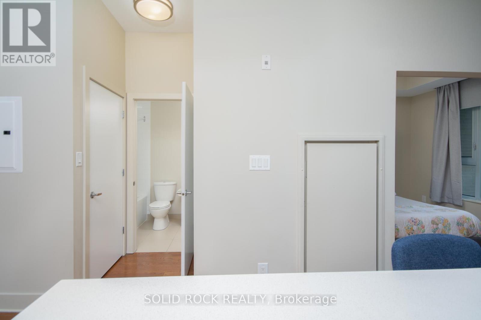 Photo 10 of 208 101 Richmond Road, Ottawa ON