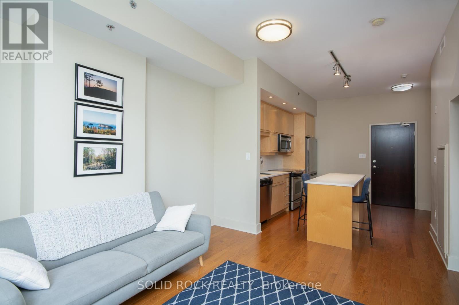 Photo 13 of 208 101 Richmond Road, Ottawa ON