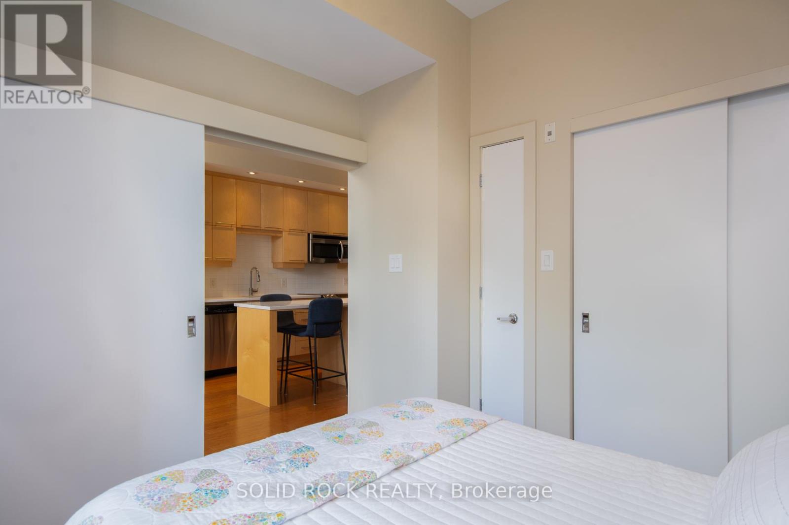Photo 15 of 208 101 Richmond Road, Ottawa ON