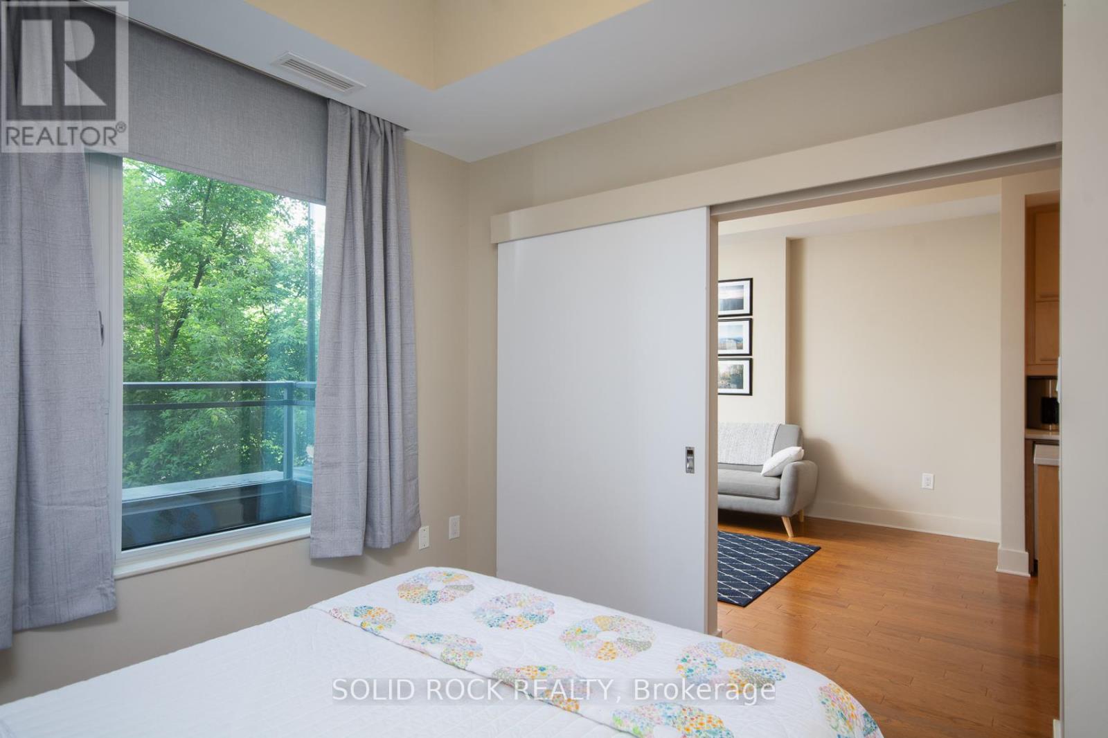 Photo 16 of 208 101 Richmond Road, Ottawa ON