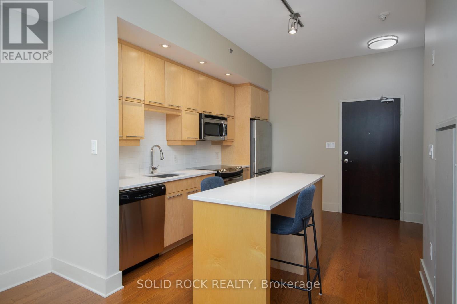 Photo 7 of 208 101 Richmond Road, Ottawa ON