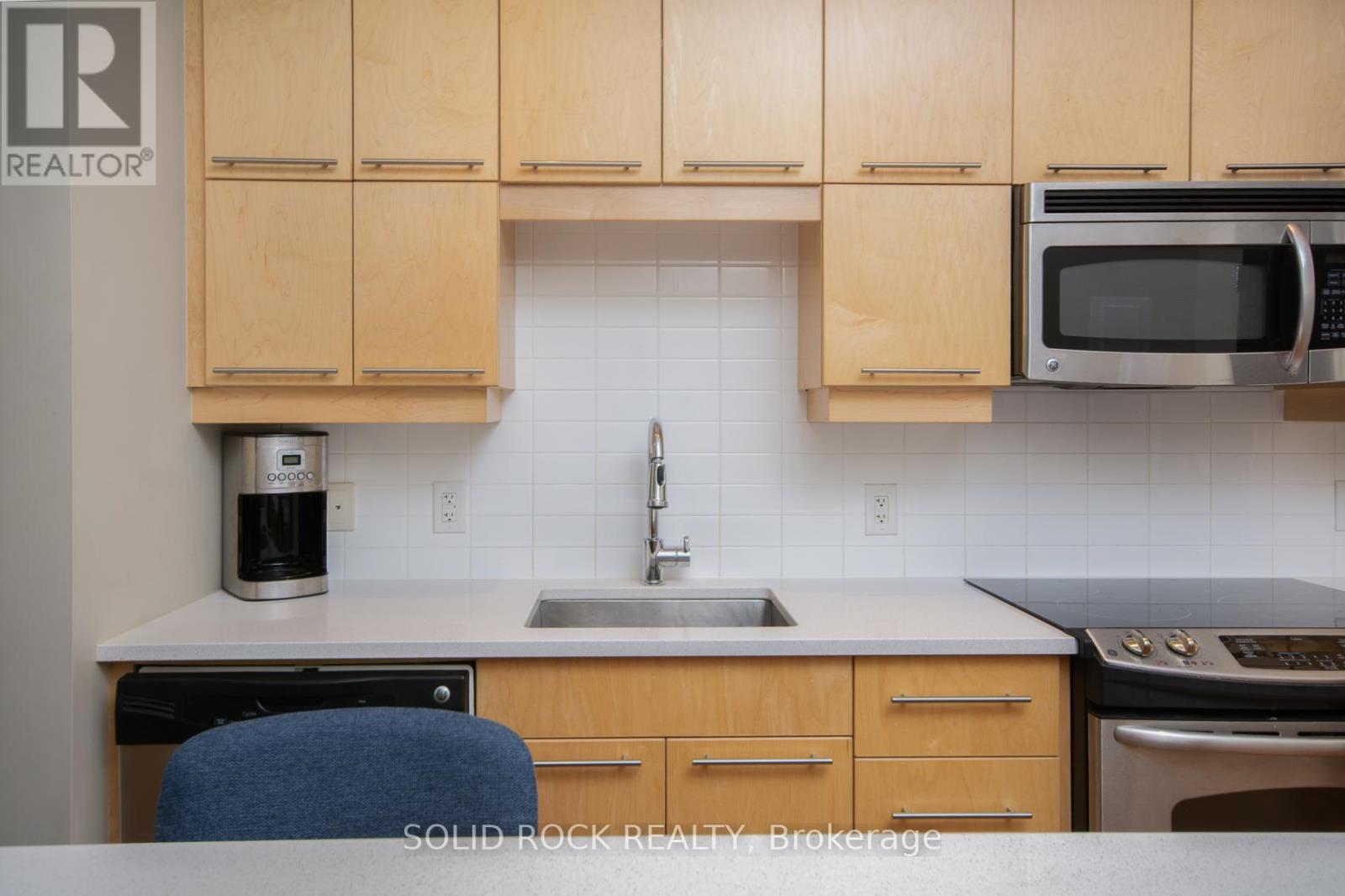 Photo 8 of 208 101 Richmond Road, Ottawa ON