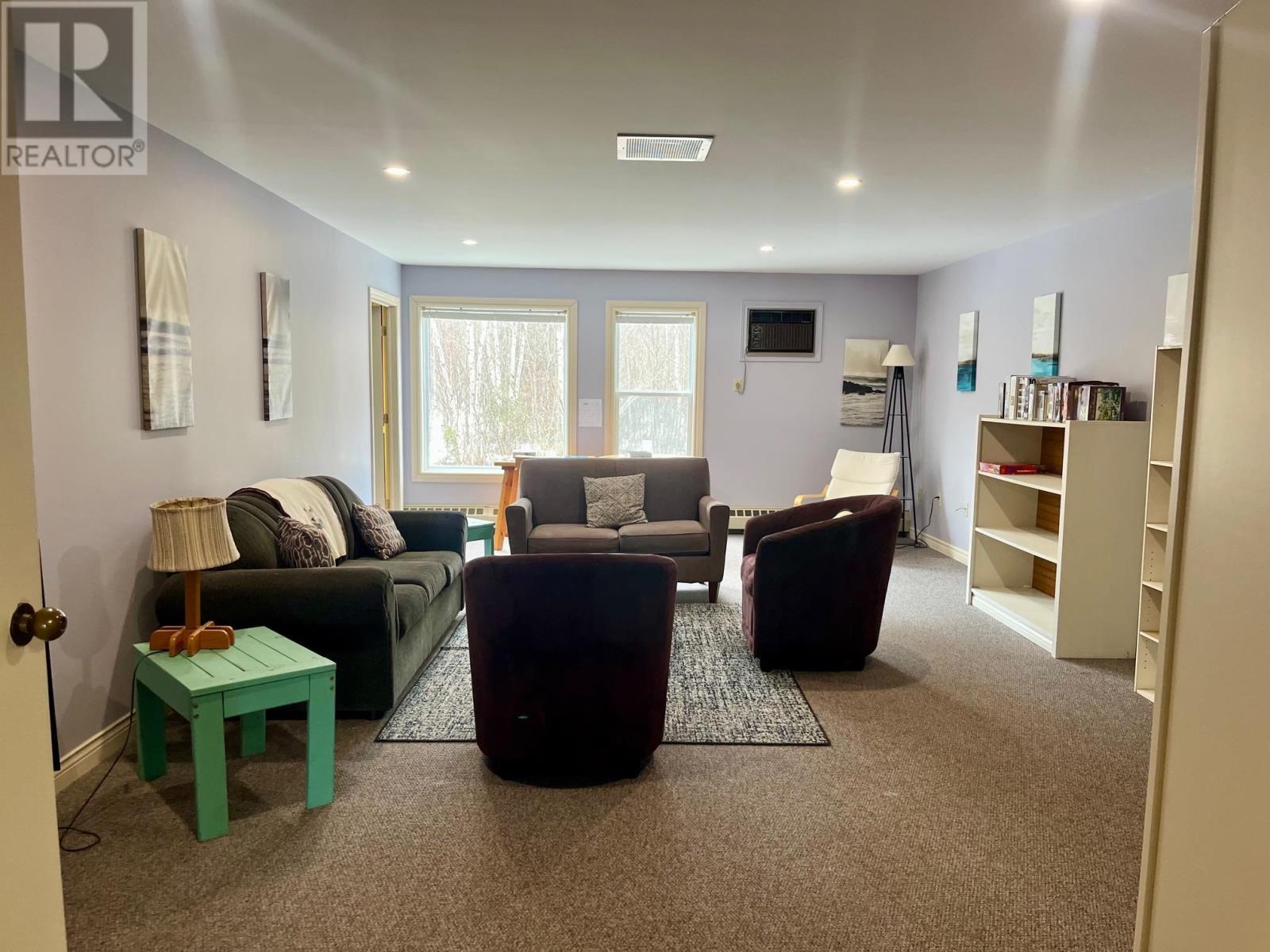 #UNIT 205 6216 RTE 11 - 7