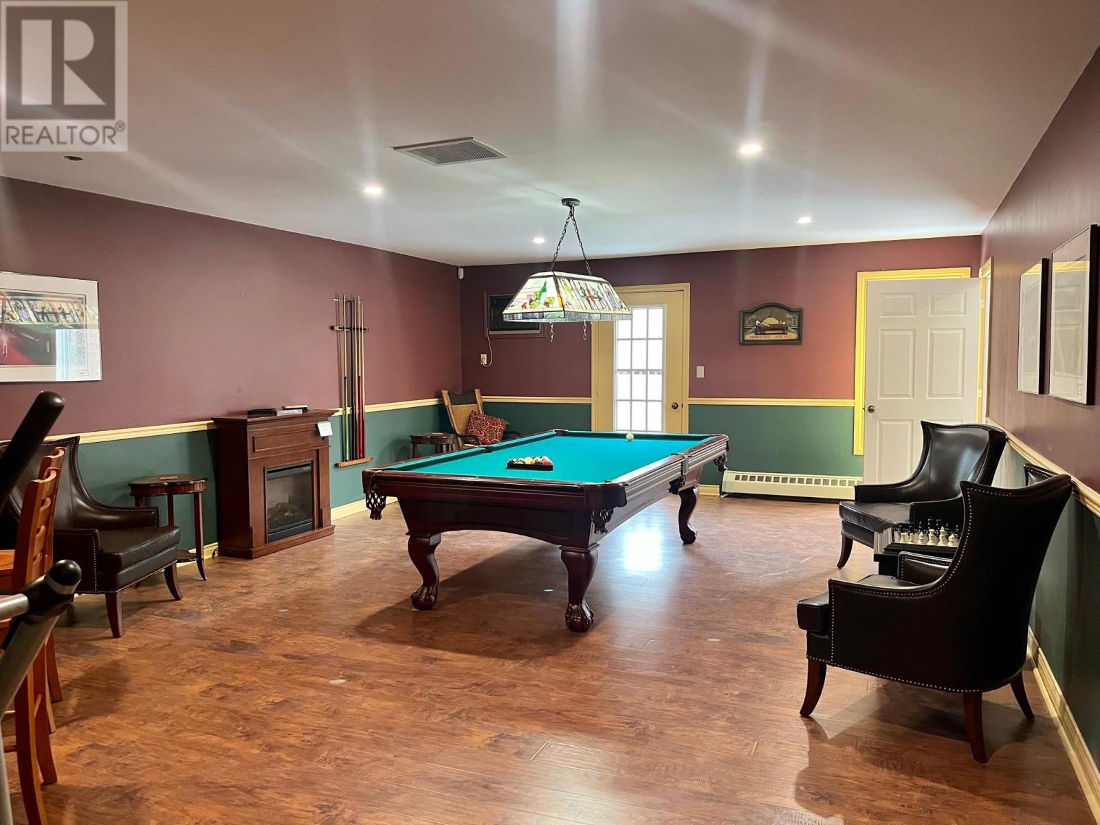 #UNIT 205 6216 RTE 11 - 9