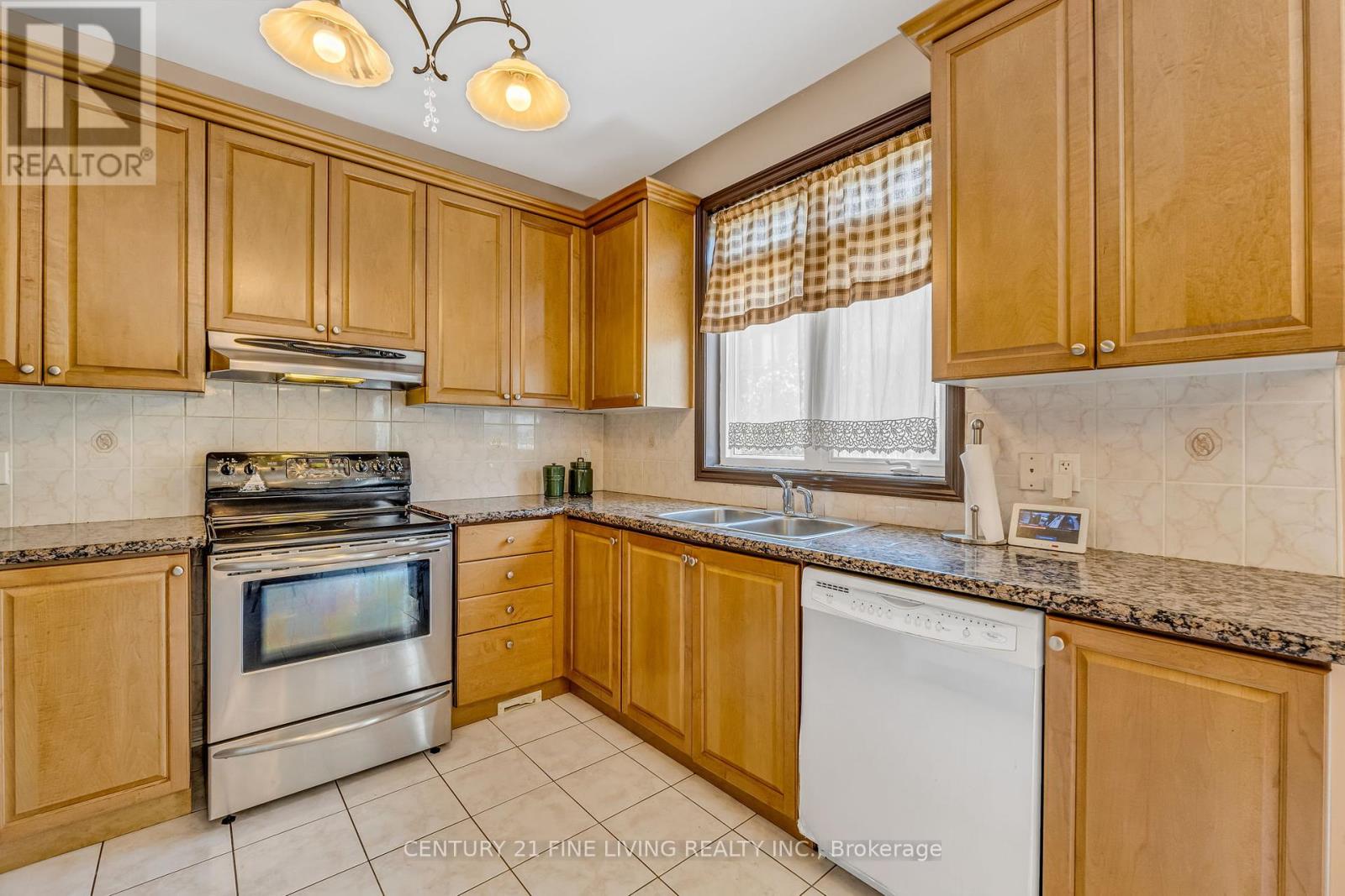 Single Family House for Sale in  RENOIR DRIVE Vaughan (Patterson) 