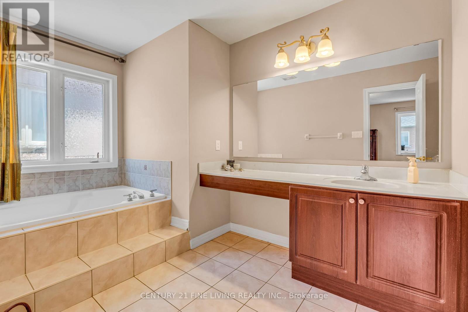 Single Family House for Sale in  RENOIR DRIVE Vaughan (Patterson) 