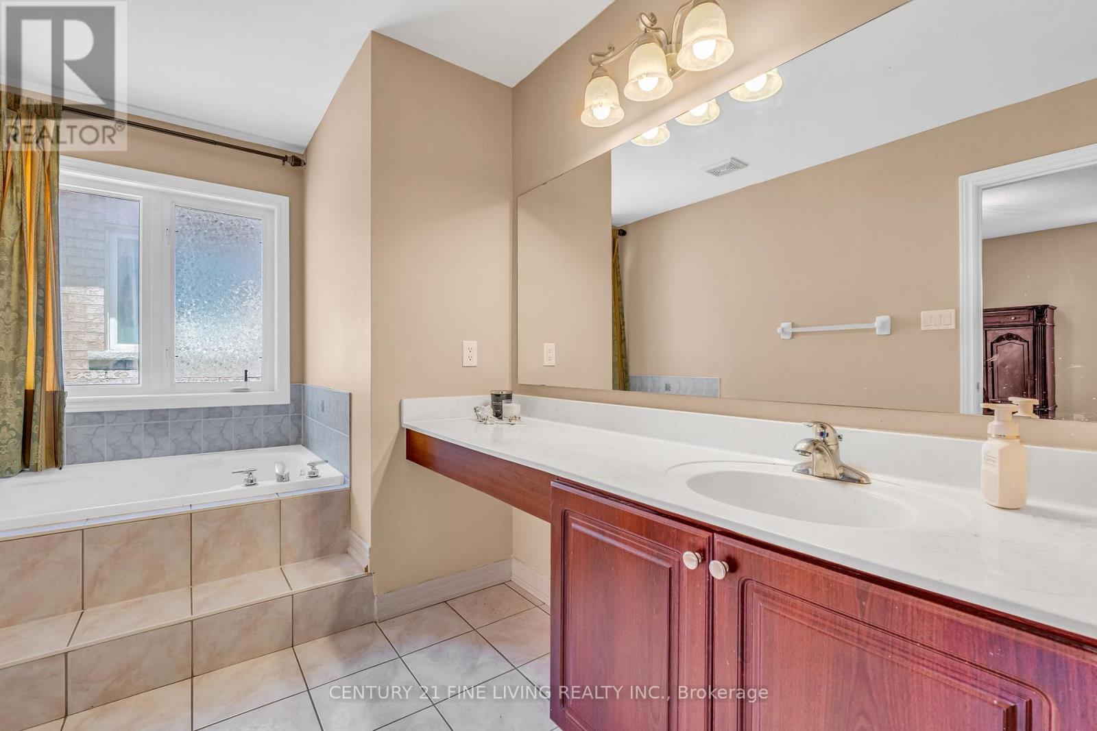 Single Family House for Sale in  RENOIR DRIVE Vaughan (Patterson) 
