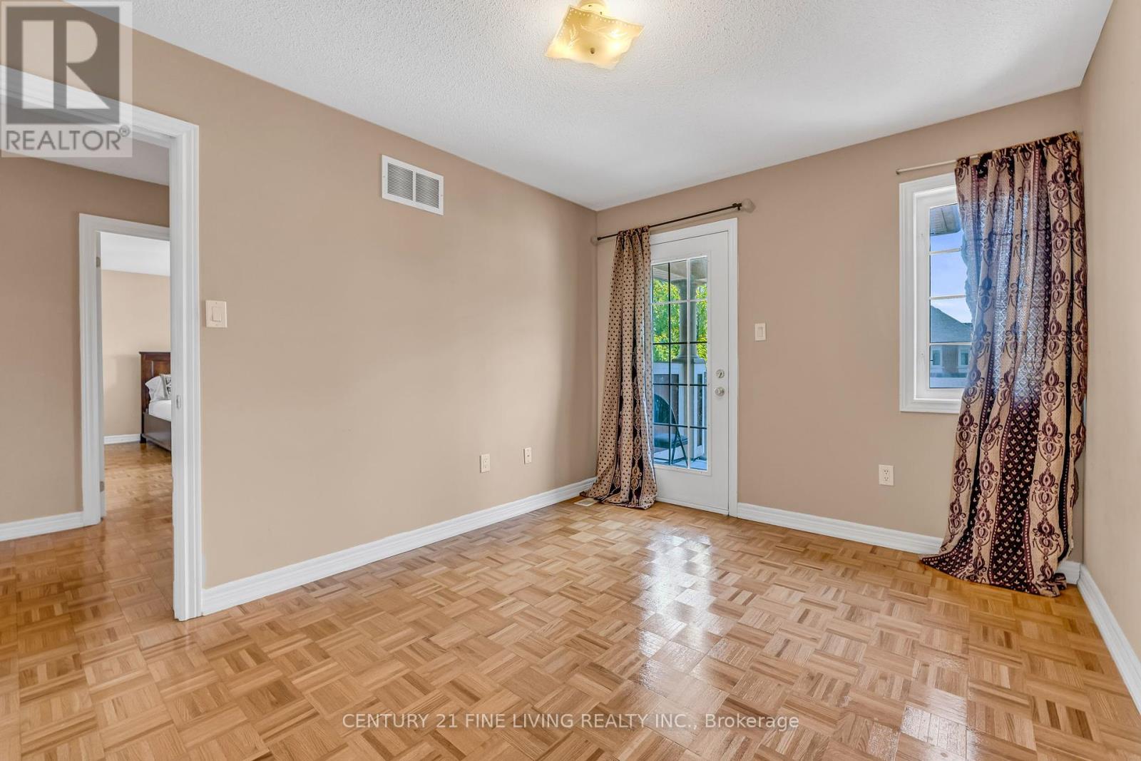 Single Family House for Sale in  RENOIR DRIVE Vaughan (Patterson) 