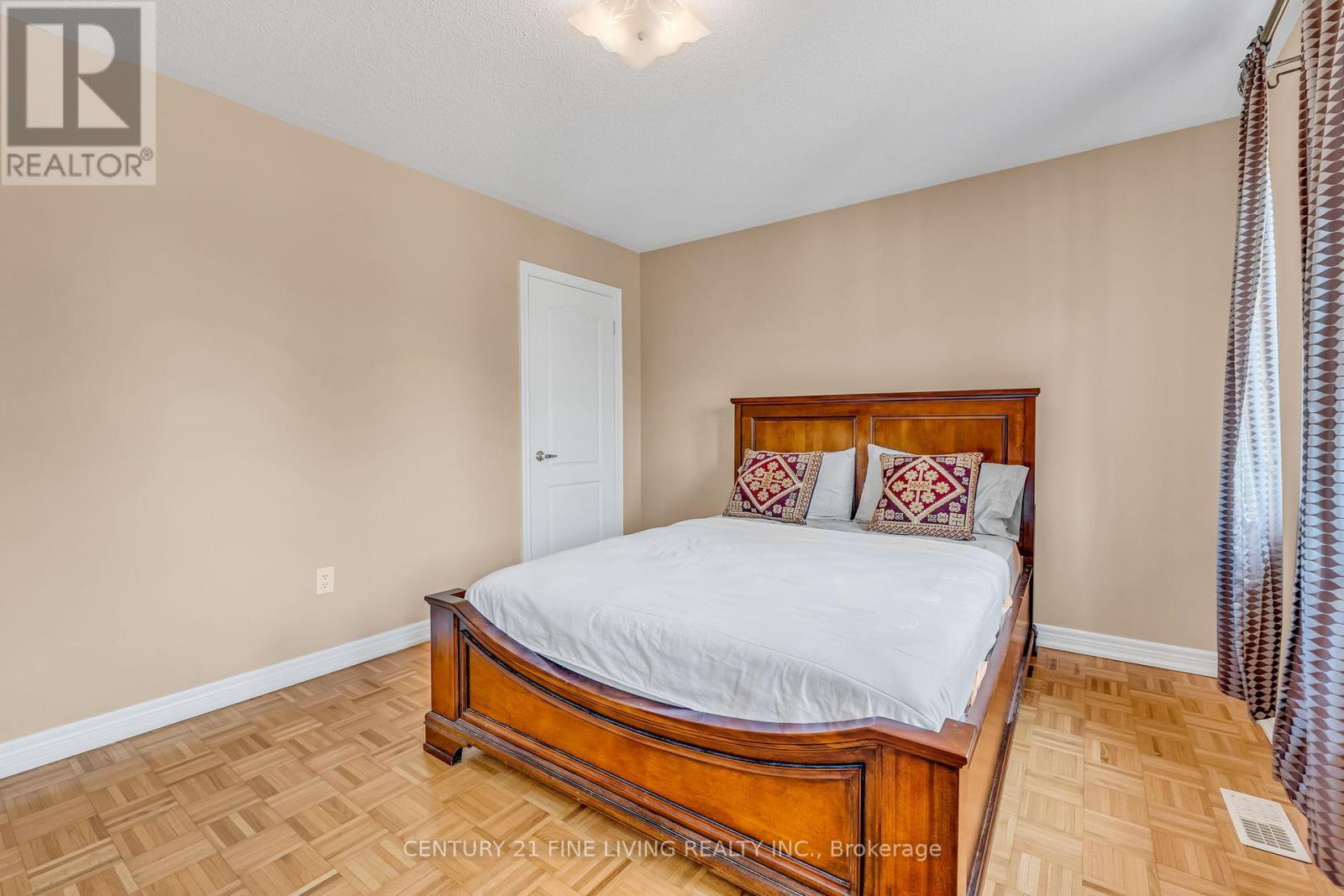Single Family House for Sale in  RENOIR DRIVE Vaughan (Patterson) 