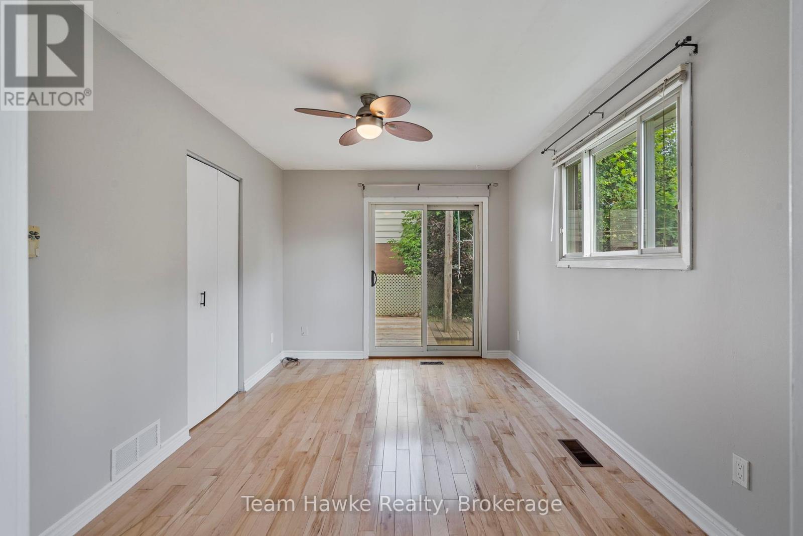 Photo 24 of 51 Easton Avenue, Tay ON