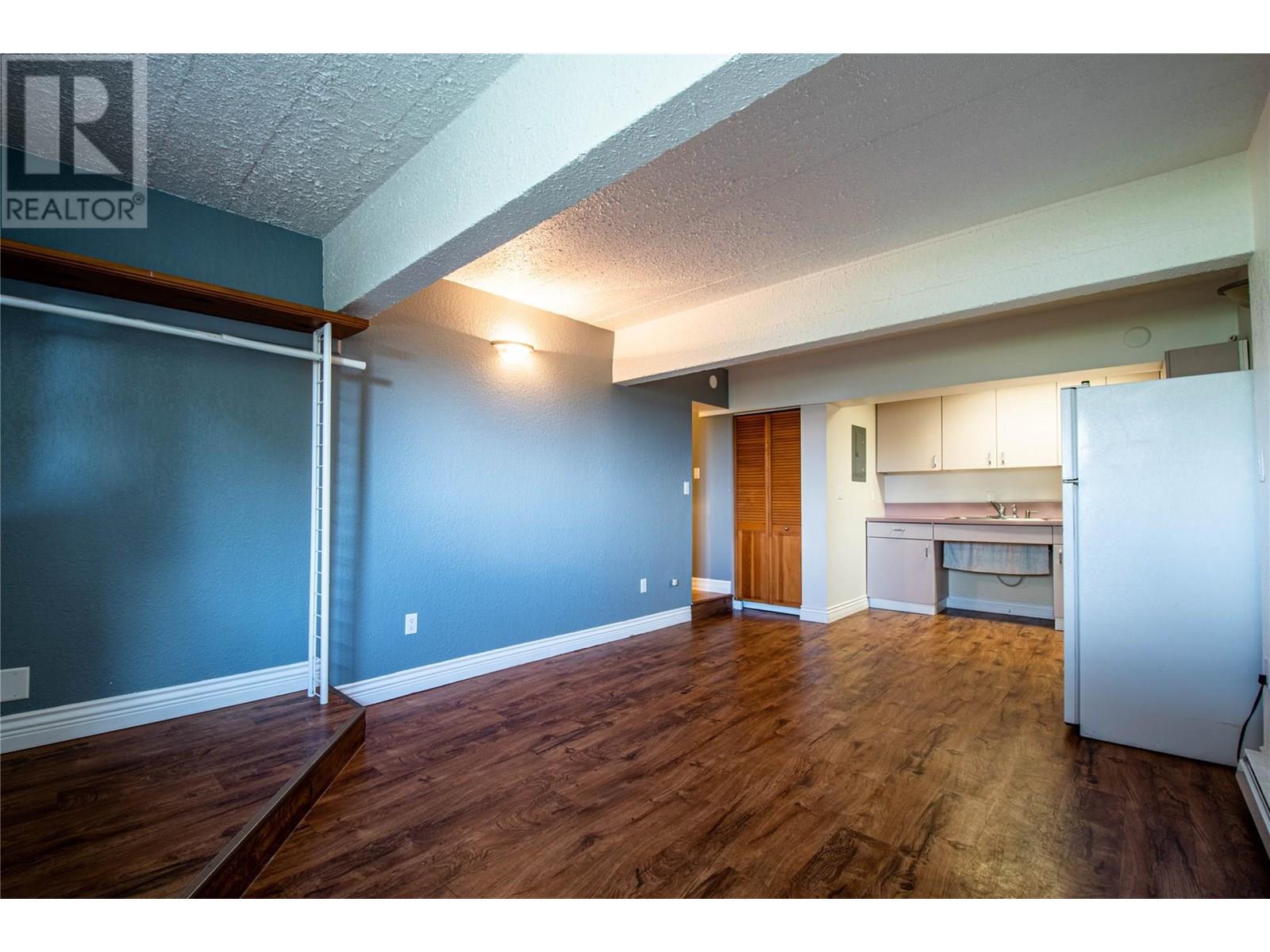4904 Pleasant Valley Road, Vernon