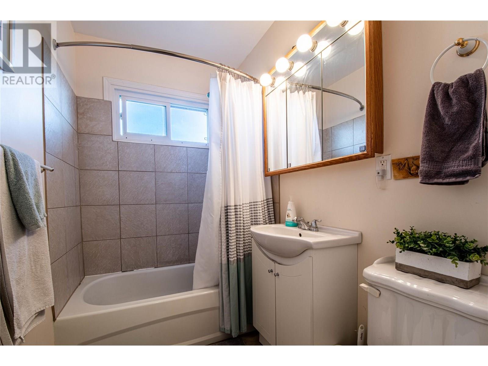 4904 Pleasant Valley Road, Vernon