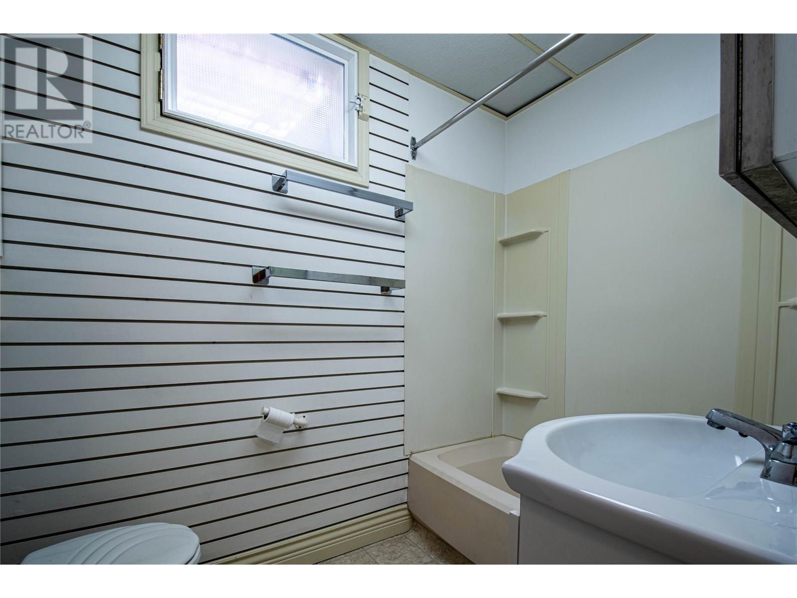 4904 Pleasant Valley Road, Vernon