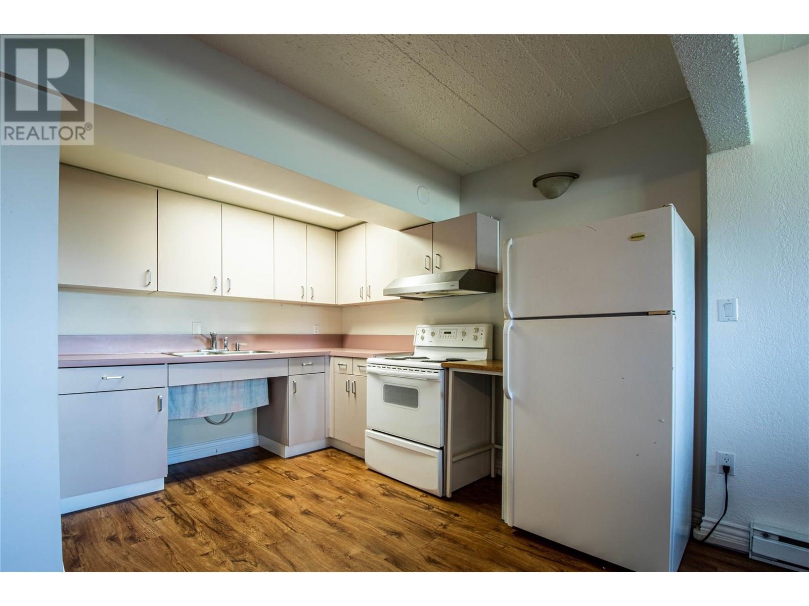 4904 Pleasant Valley Road, Vernon