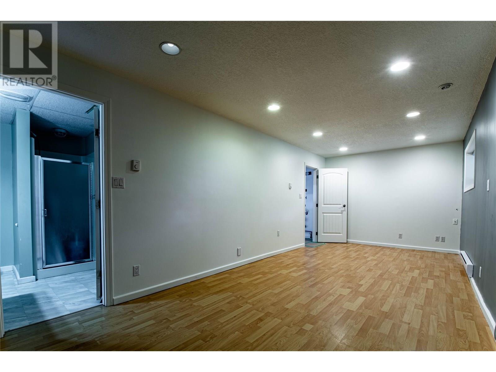 4904 Pleasant Valley Road, Vernon