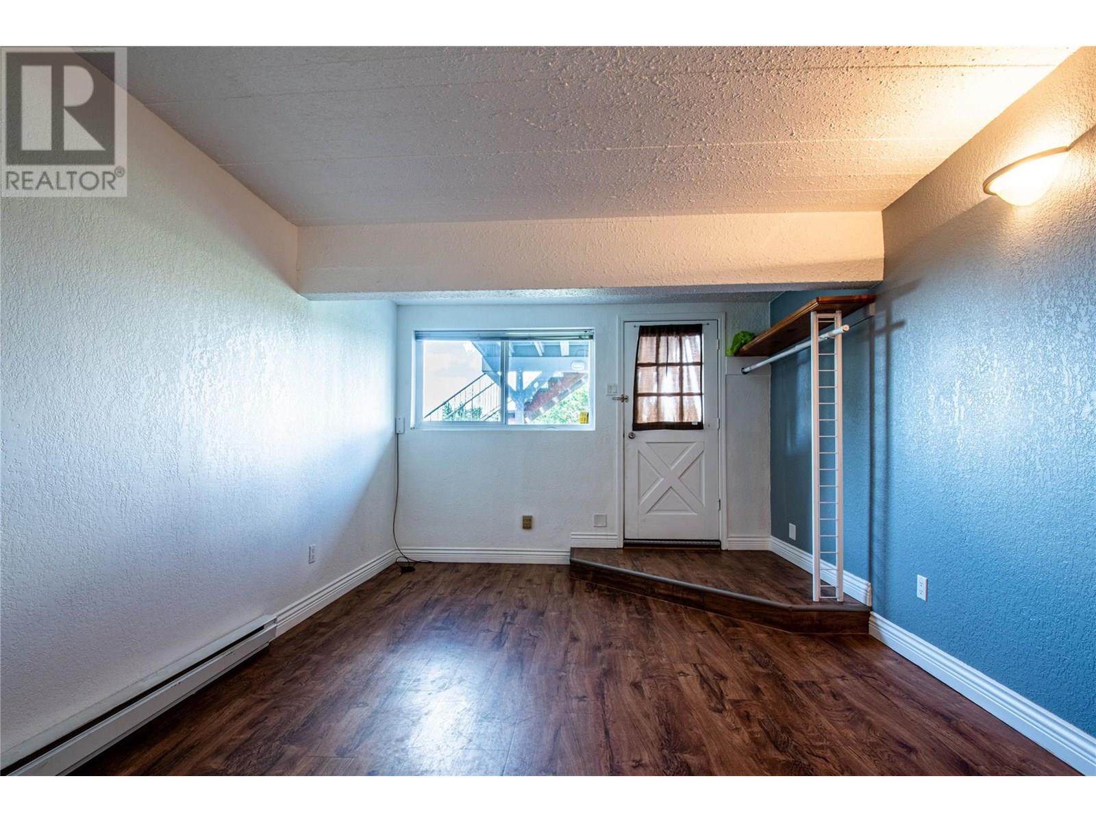 4904 Pleasant Valley Road, Vernon