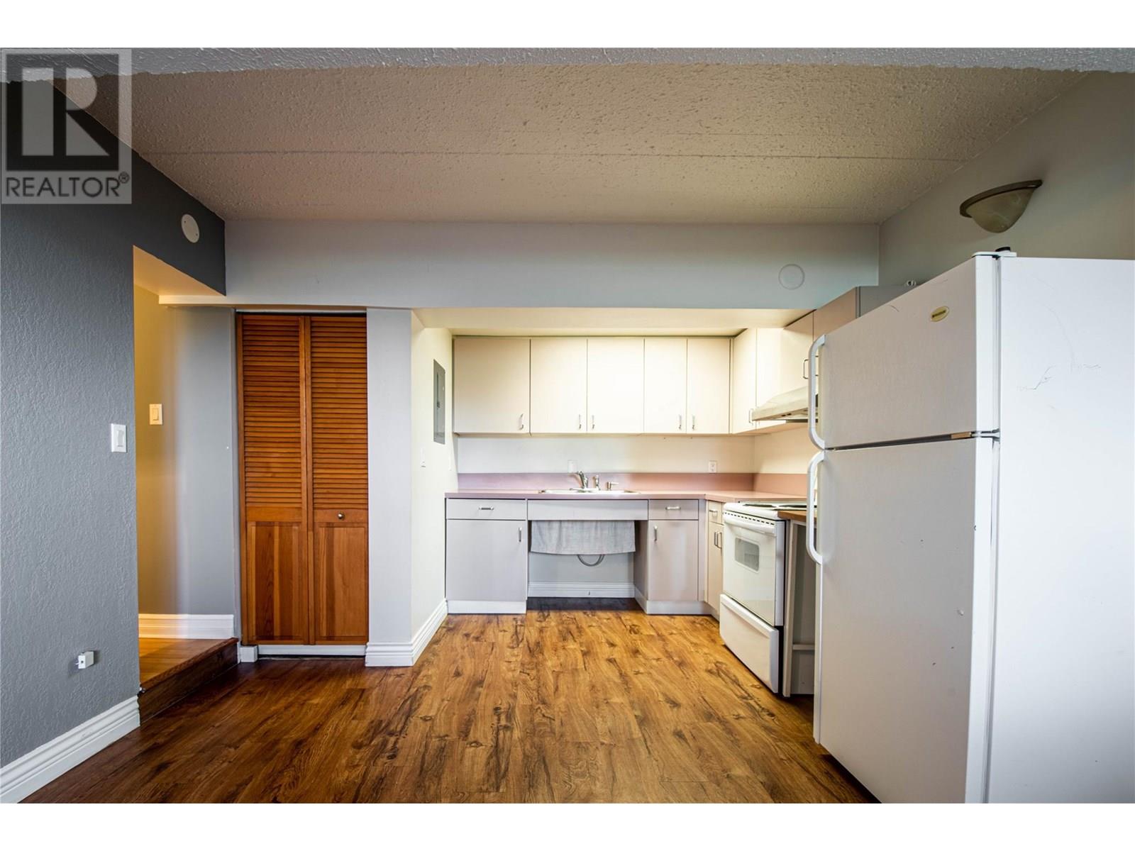 4904 Pleasant Valley Road, Vernon