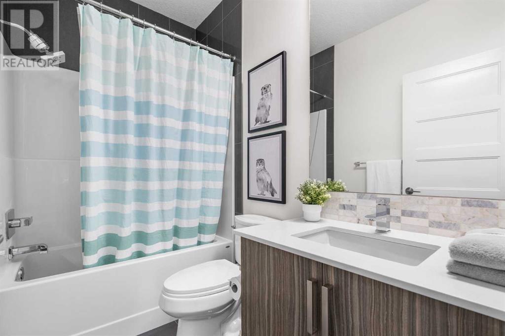 Single Family House for Sale in    Avenue NE Crescent Heights Calgary 