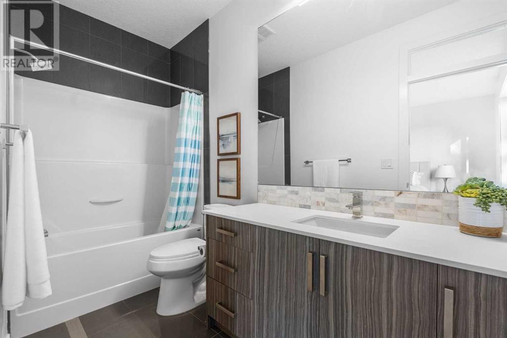Single Family House for Sale in    Avenue NE Crescent Heights Calgary 