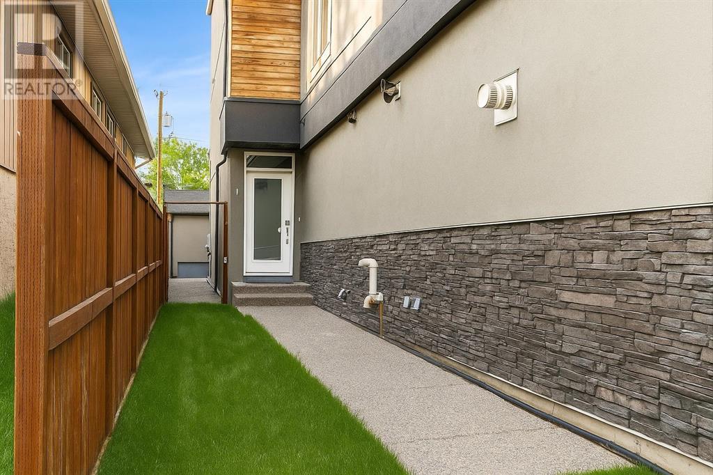 Single Family House for Sale in    Avenue NE Crescent Heights Calgary 
