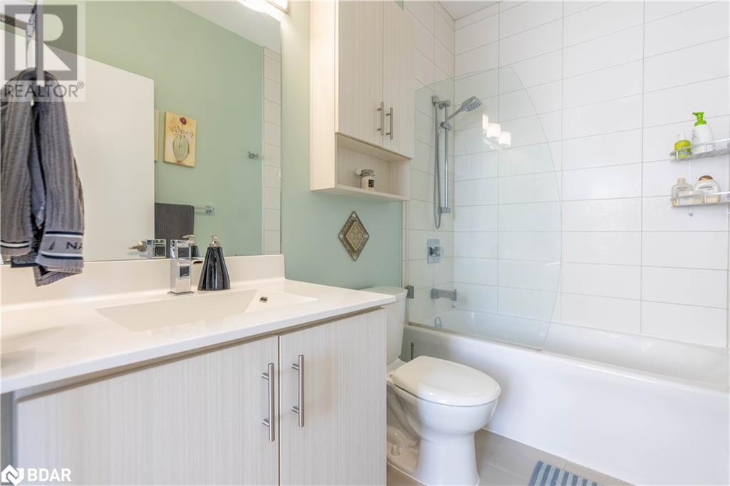 Photo 3 of 111 Worsley Street Unit Ph 5, Barrie ON