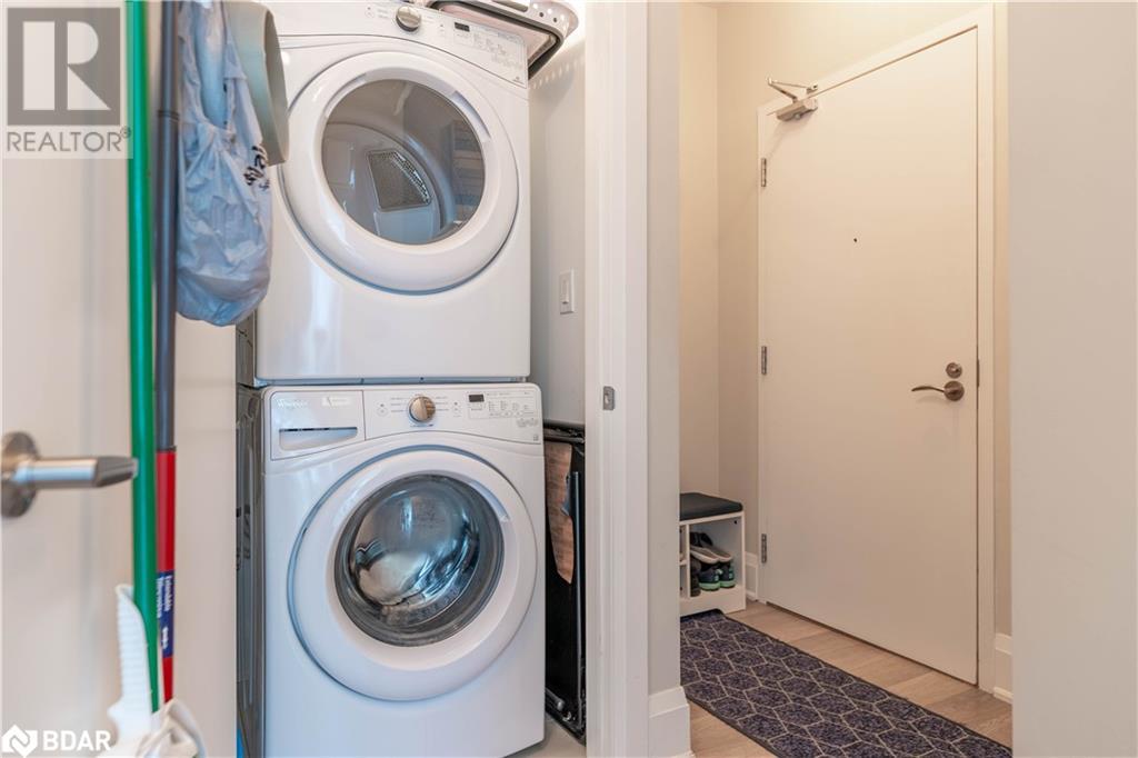 Photo 16 of 111 Worsley Street Unit Ph 5, Barrie ON