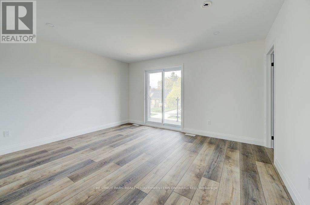 Photo 11 of 575 Guelph Street, Kitchener ON
